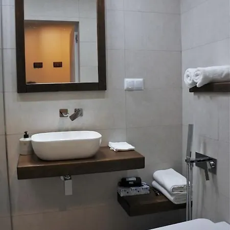 Boutique 108 - Old City, Luxury Apt. With A Garage Kraków Zewnętrze zdjęcie