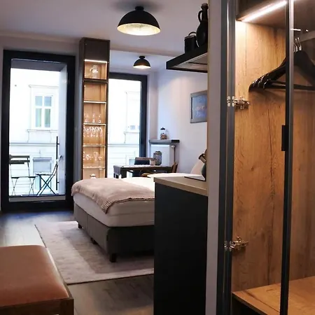 Boutique 108 - Old City, Luxury Apt. With A Garage Kraków Zewnętrze zdjęcie