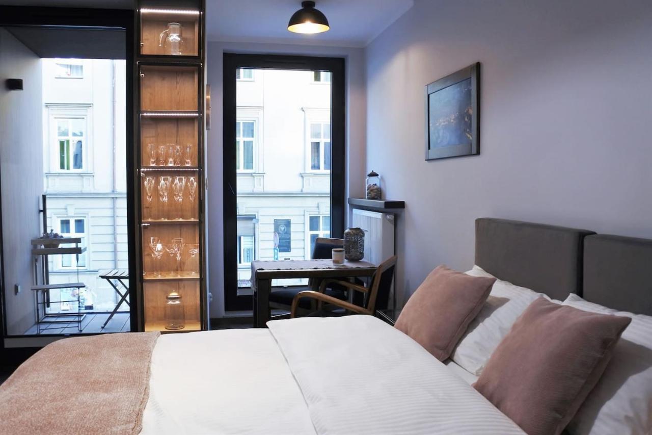 Boutique 108 - Old City, Luxury Apt. With A Garage * Kraków