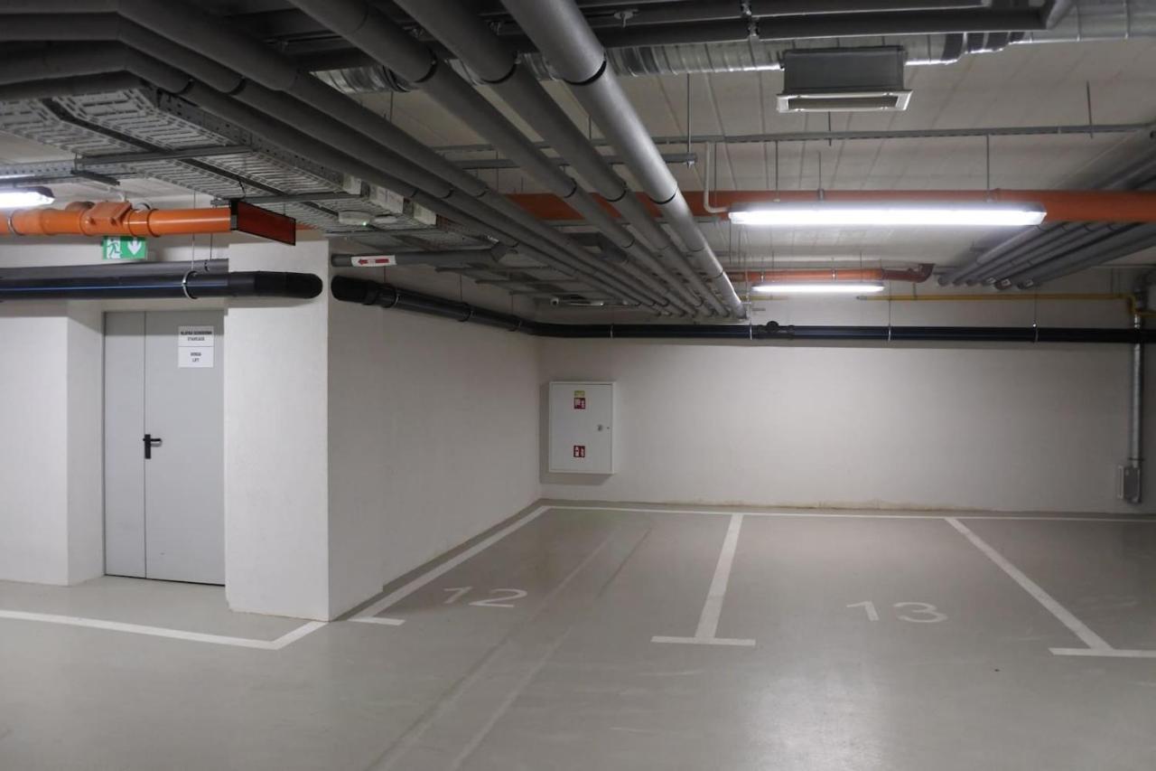 Boutique 108 - Old City, Luxury Apt. With A Garage Apartament *